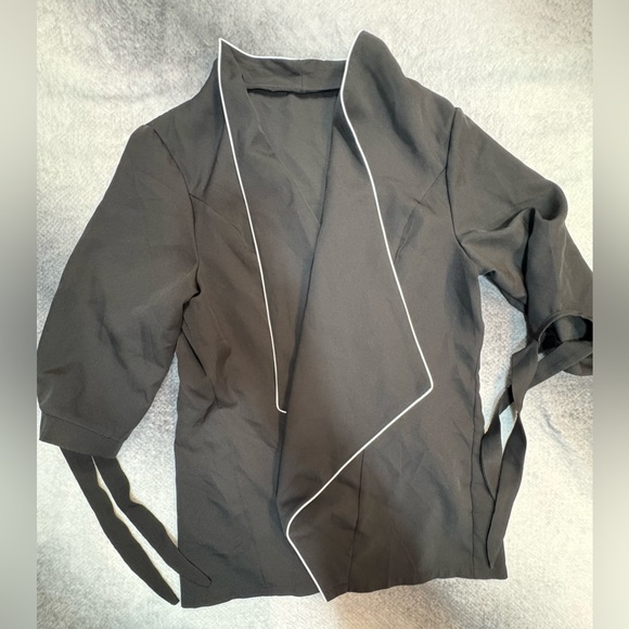 (B1) SHEIN Black White Piping Open Front 3/4 Tie Sleeve Blazer Jacket 0XL 12 - Picture 4 of 8